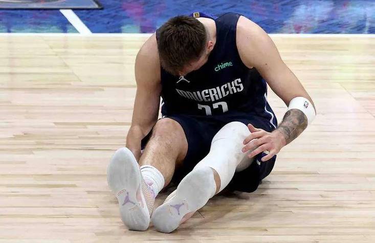 湖记：除手指扭伤+小腿挫伤外 东契奇还接受了腹股沟伤势的理疗