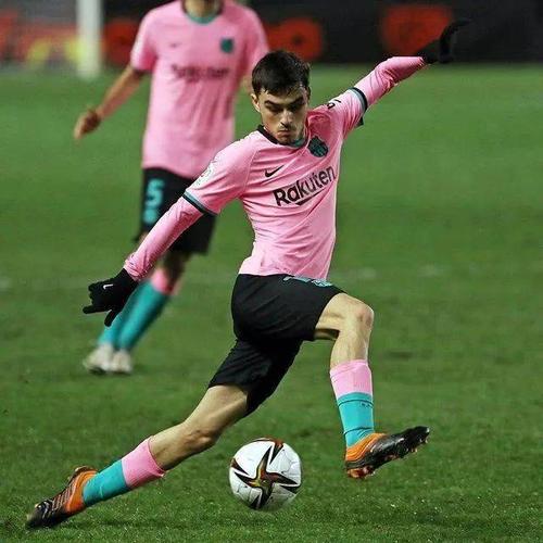 详细阅读:克尼佩尔:三球和大个子打挡拆很棒 今天他的表现堪称现象级 克尼佩尔:三球和大个子打挡拆很棒 今天他的表现堪称现象级