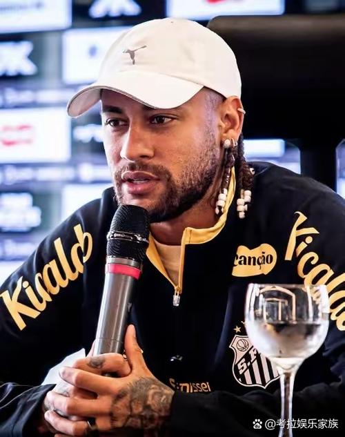 阿斯:桑托斯仍希望续约内马尔,目标是签到2026世界杯之后