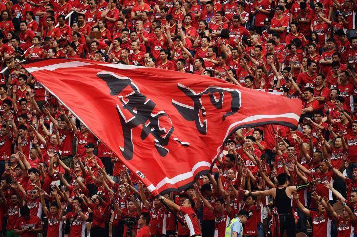 庞特普雷塔夺建队125年首个全国冠军,球迷冲场导致颁奖仪式推迟