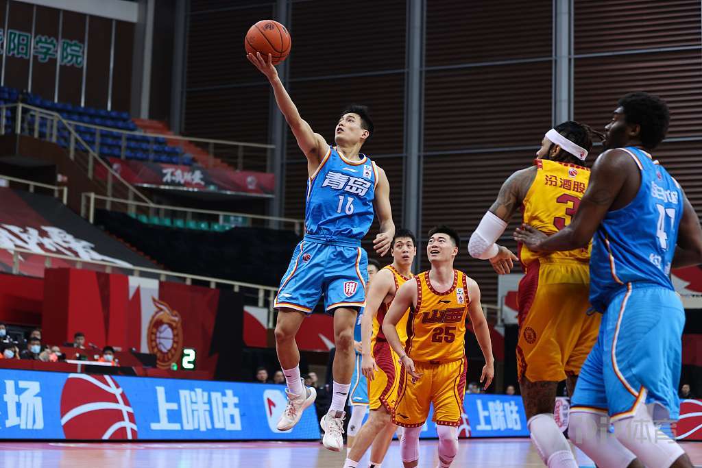 真滴是香!亚当斯上场各种补篮 半场9分钟拿到8分4板1断1帽