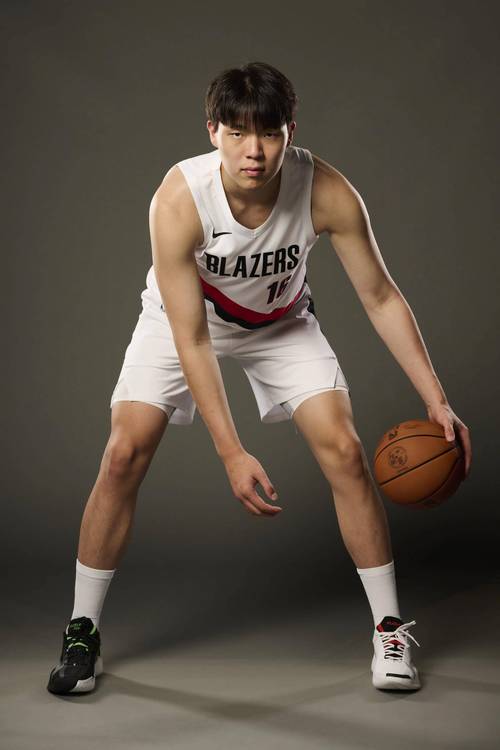 队记：开拓者周末一般不训练 杨瀚森去G联盟训练营相当于额外加练