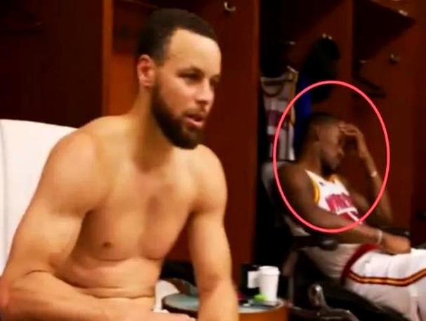 我便装啊！爱德华兹在替补席延误比赛 被裁判吹罚技术犯规