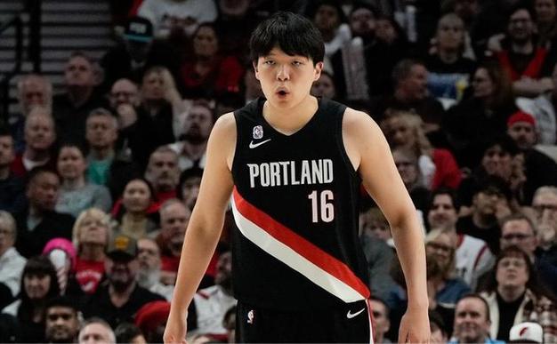 韩乔生:开拓者一来一回有点多余 杨瀚森沦为第4中锋没啥上场机会