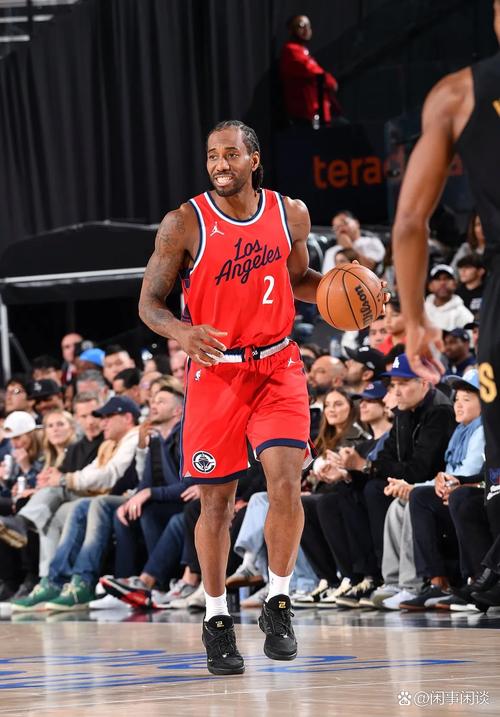 莱昂纳德是否会有更多球权?卢:比赛情况会决定谁来出手