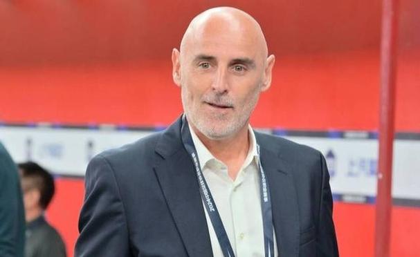 武里南联2比0上海海港的赛后新闻发布会，主教练穆斯卡特点评比赛