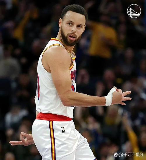 详细阅读:库里:刚进NBA为了虚荣想增肌 但老尼尔森警告我这会毁掉我的投篮 库里:刚进NBA为了虚荣想增肌 但老尼尔森警告我这会毁掉我的投篮