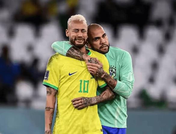 详细阅读:安帅:没和内马尔谈过,不召在整个世界杯期间身体状况不佳的球员 安帅:没和内马尔谈过,不召在整个世界杯期间身体状况不佳的球员