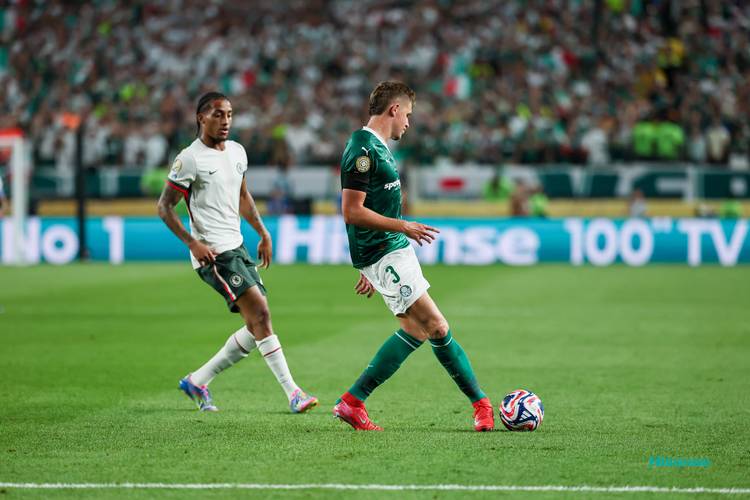 1进球3过人成功，埃斯特旺当选切尔西2-2卡拉巴赫一役全场最佳