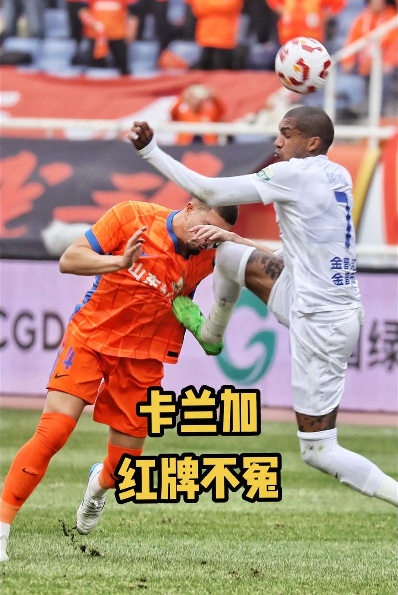 加公暴怒！加斯佩里尼场边怒喷裁判，被主裁红牌罚下！