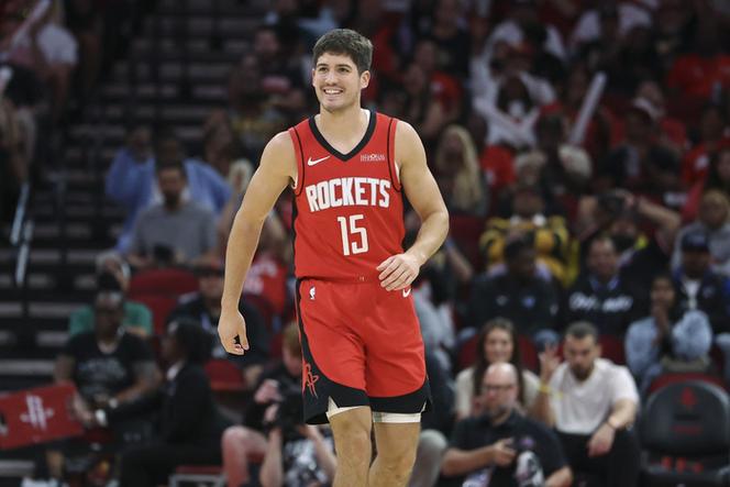 21岁及以下球员赛季三分命中率前十：谢泼德45.5%第一&出手最多