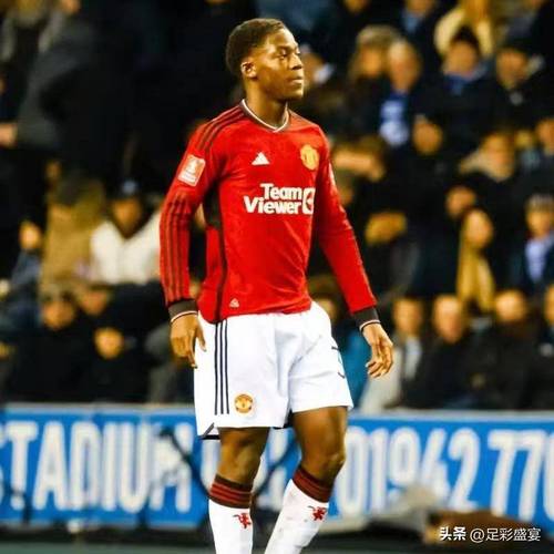 巴特：曼联在浪费梅努的天赋 若他在水晶宫踢球曼联会花大钱买他