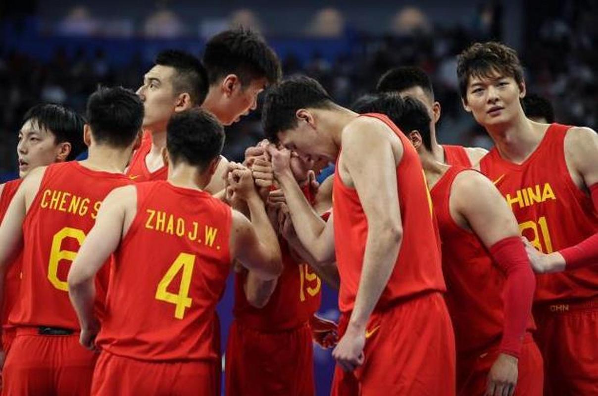 体坛周报：又一次，中国男篮迷失在了五棵松